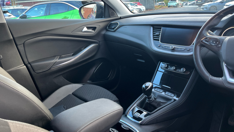 Vauxhall Grandland X 1.2 Turbo SRi Nav 5dr Petrol Hatchback